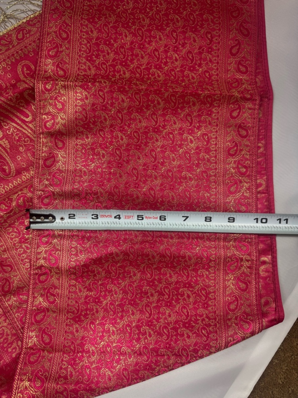 Stunning table runner - Picture 3 of 7